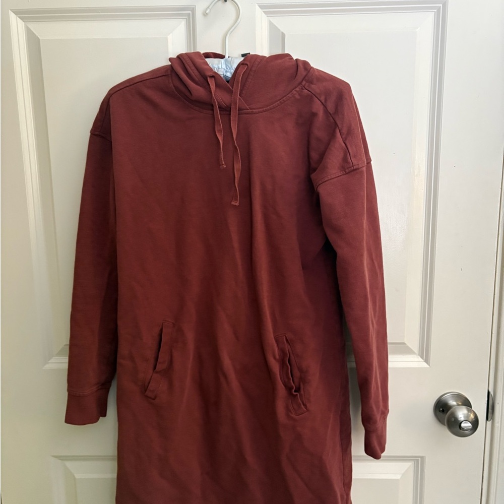 Rust Toad & Co Hoodie Dress with front pockets, perfect for casual wear